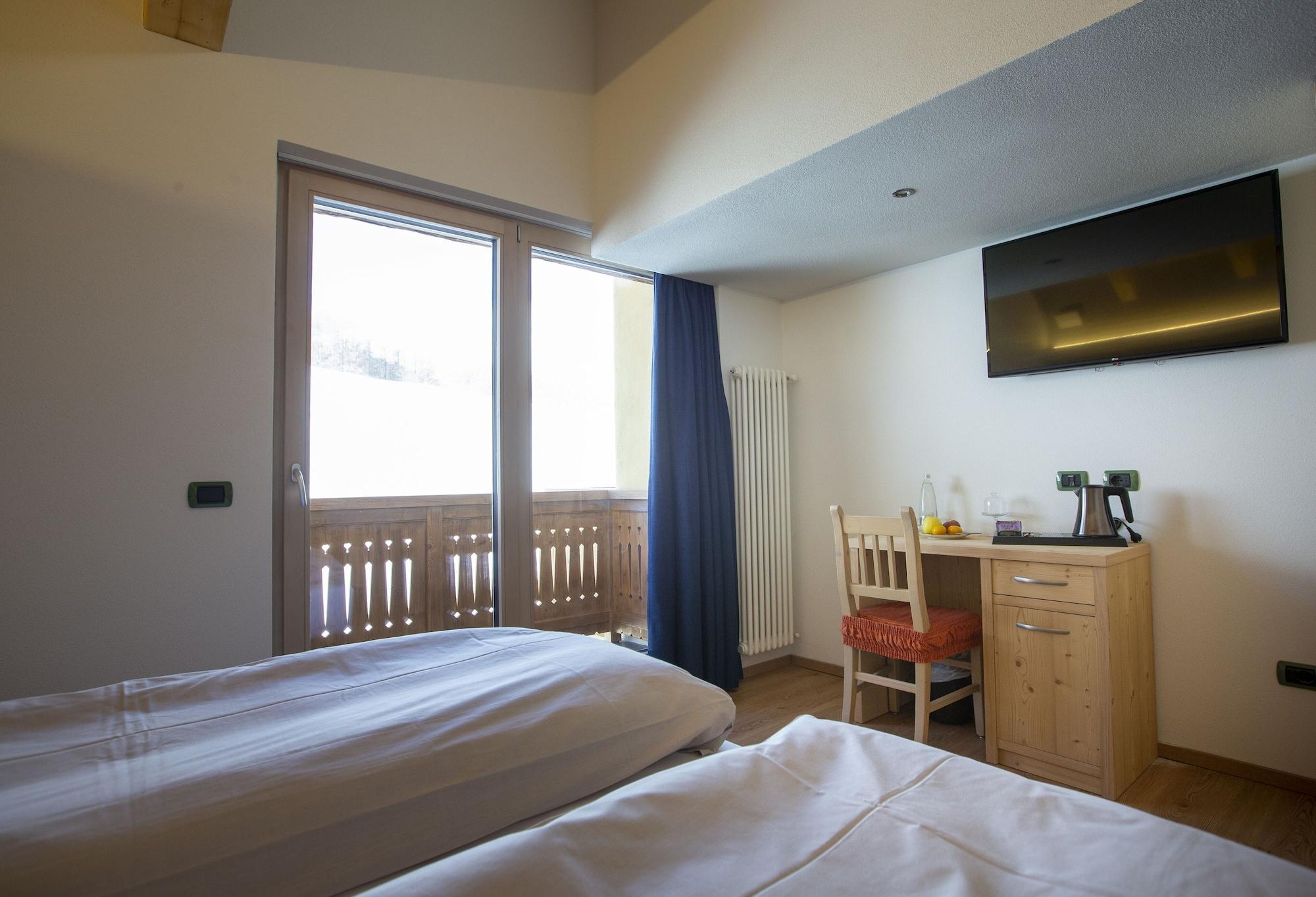 Hotel "La Suisse" Ливиньо Экстерьер фото