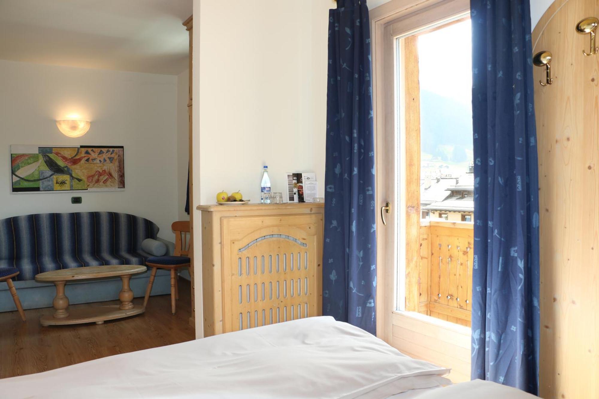 Hotel "La Suisse" Ливиньо Экстерьер фото